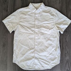 The Gap Short Sleeve White Oxford Button Down (size large, L)